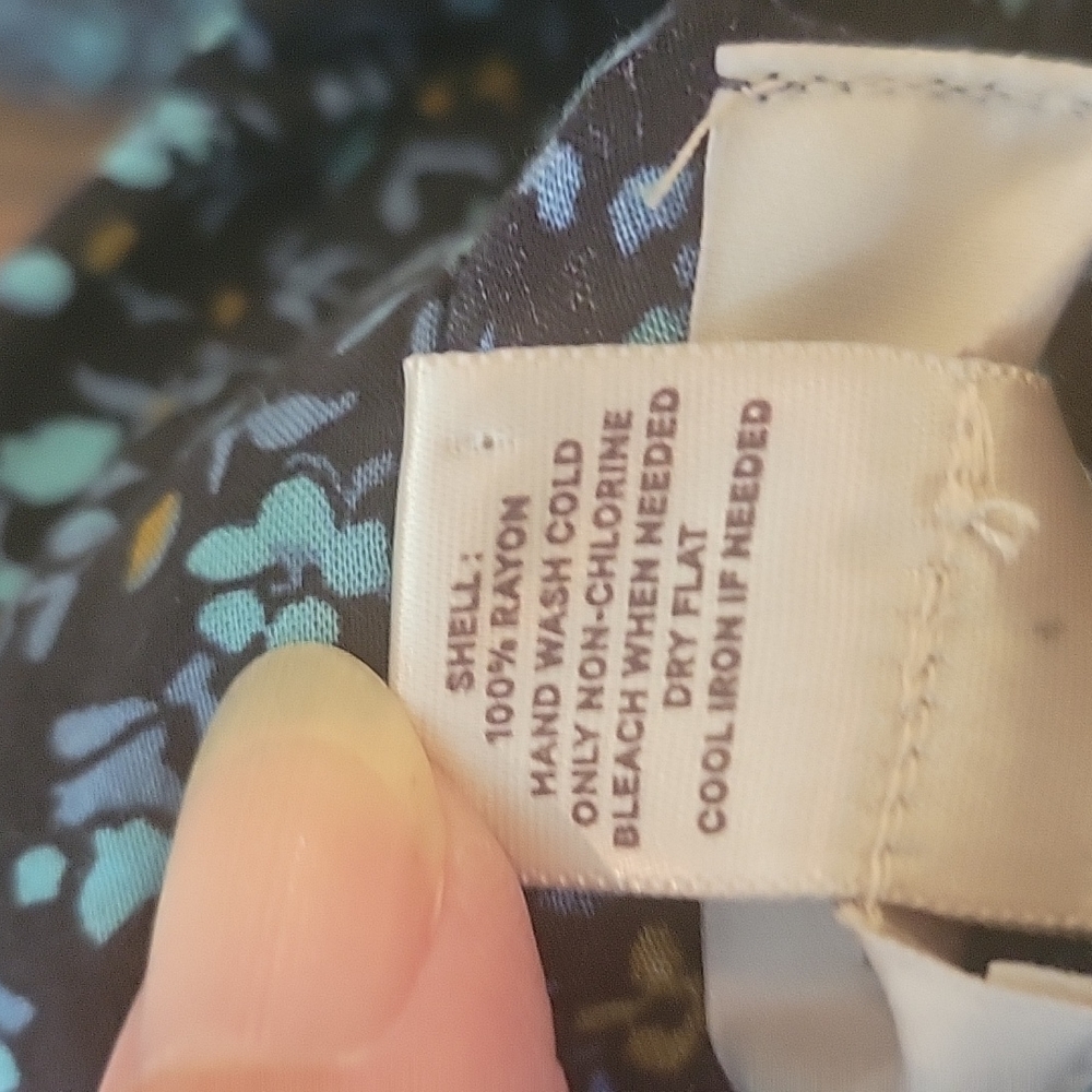 Ann Taylor LOFT Button Front Top - Picture 9 of 9